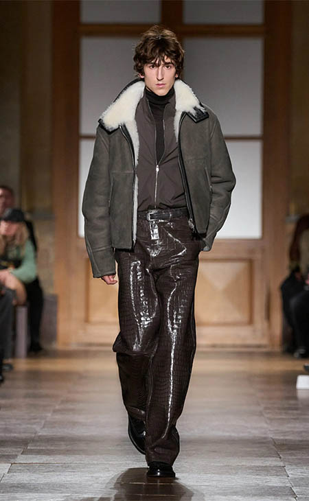 أسبوع باريس للموضة: تصاميم تتخطى حاجز الزمان من هيرميس